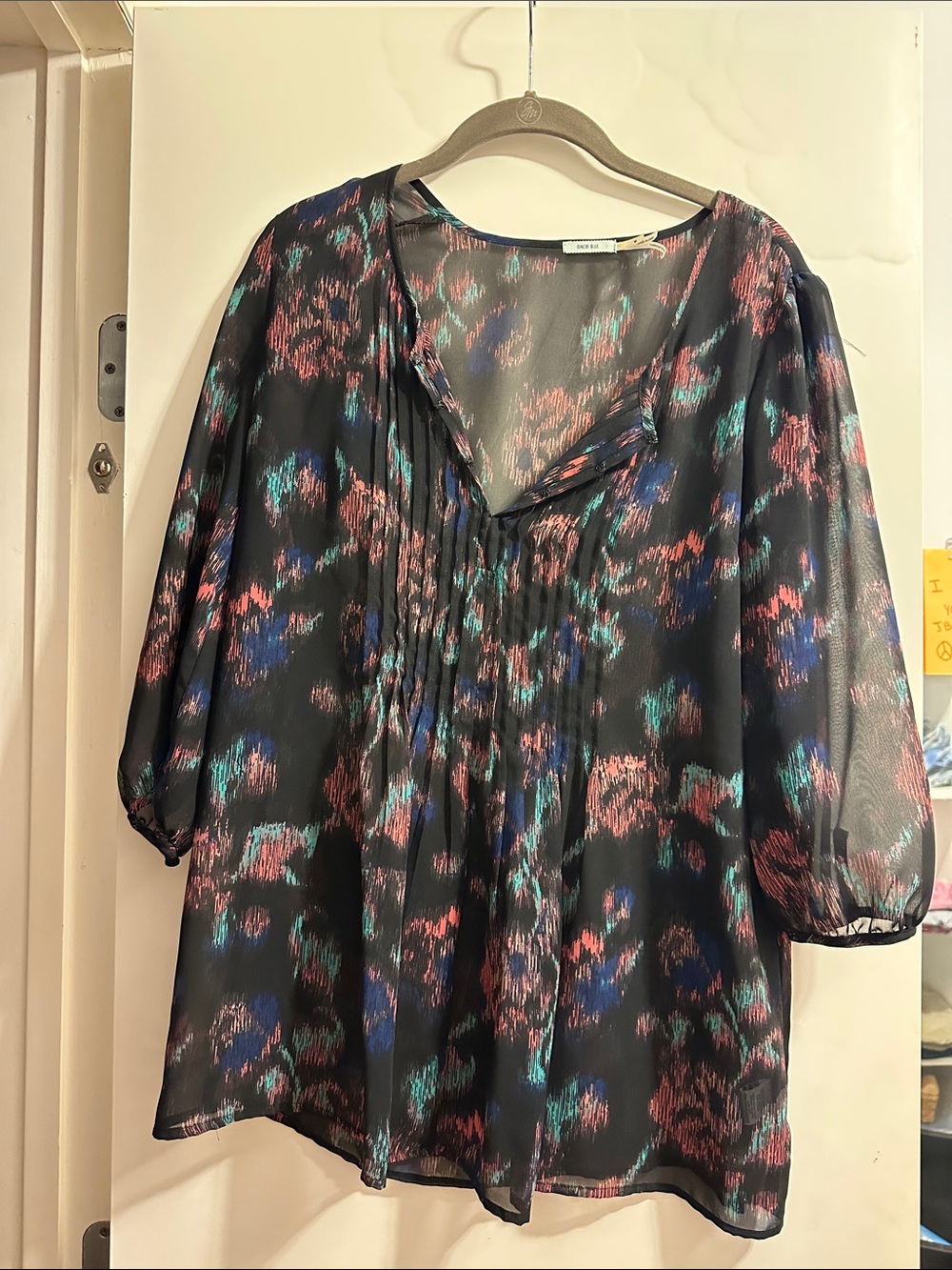 Kimchi Blue Black Sheer Floral-Print Pintuck Tunic with Teal & Coral Accents